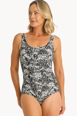 One Pieces|Jantzen Animal Pintuck One Piece Black
