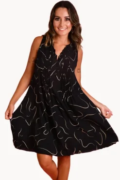 Dresses|Bodacious Swirl Lombok Pleat Dress Black