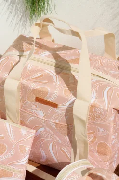 Picnic Vibes|Cooler Bags|Annabel Trends Trailing Natives Picnic Box Cooler Bag Giraffe